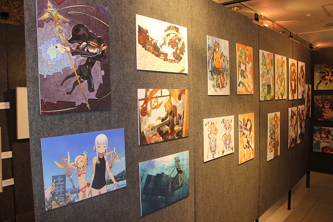 キノの旅』や『アリソン』『ガンゲイル・オンライン』のイラストが多数展示。黒星紅白企画展が本日より開催 | Anime Recorder