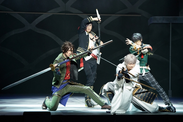 ミュージカル『刀剣乱舞 ～葵咲本紀～』が本日開幕。公開ゲネプロ舞台