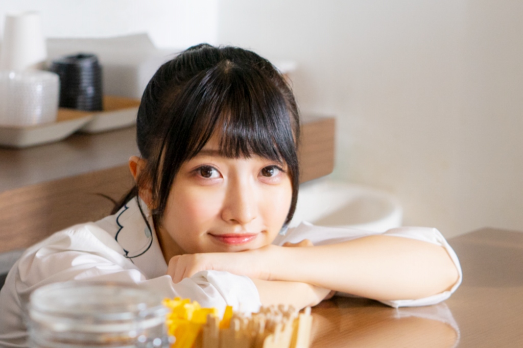 山崎エリイ Erii名義での1stシングル Cherii を本日リリース 新装オープンするカフェ店員に扮したミュージックビデオが公開 Anime Recorder