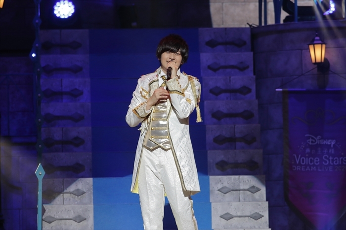 Disney 声の王子様 公演映像の配信に先駆けてライブ中カットが公開 純白の王子衣装に身を包んだキャスト陣は必見 Anime Recorder
